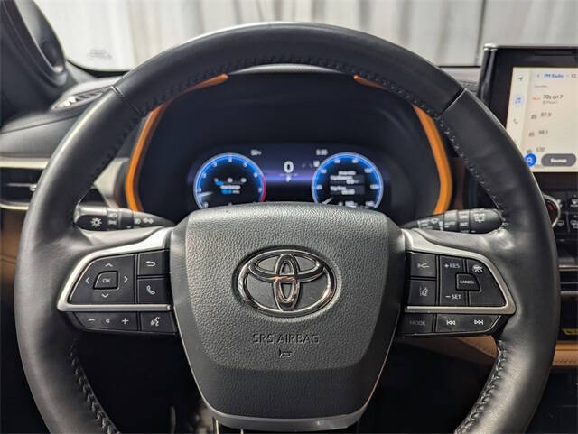 2023 Toyota Highlander Platinum