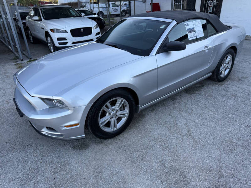 2014 Ford Mustang V6