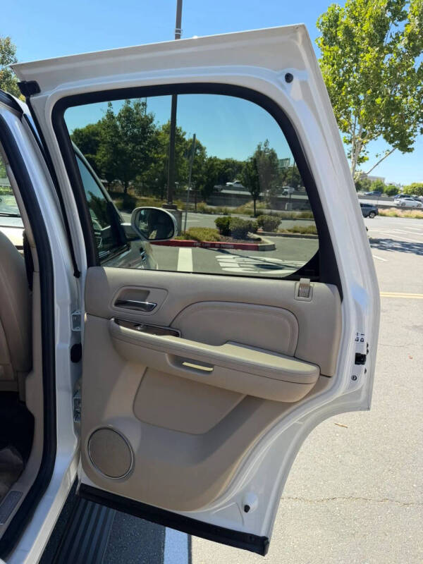 2011 Cadillac Escalade Premium