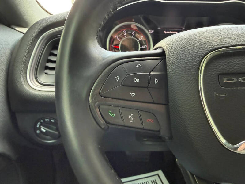 2015 Dodge Challenger SXT