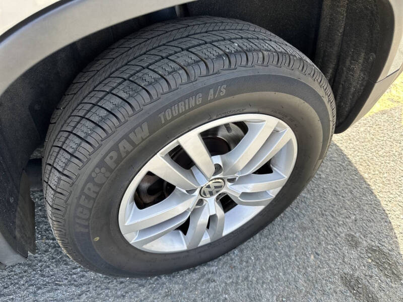 2015 Volkswagen Tiguan SE