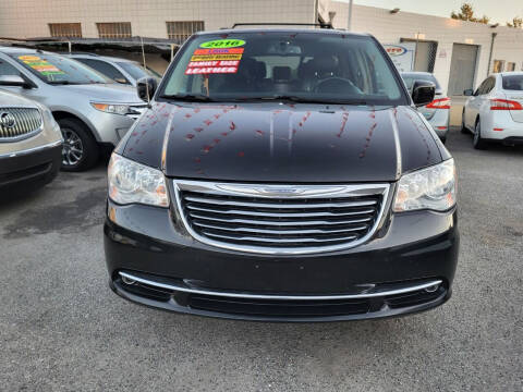 2016 Chrysler Town and Country for sale at El Guero Auto Sale in Hawthorne CA