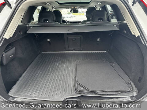 2023 Volvo XC60 B5 Plus Dark Theme