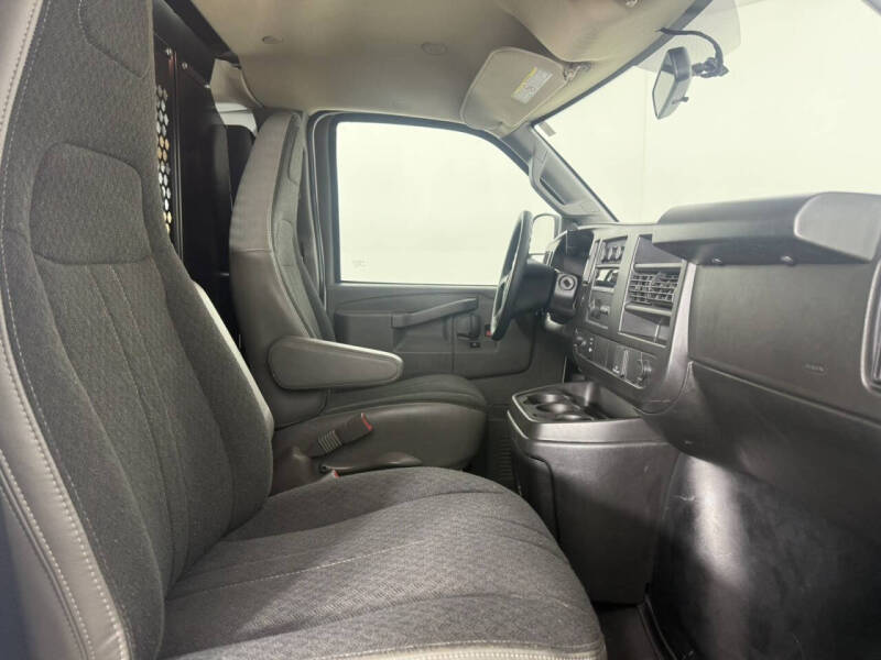 2024 GMC Savana 2500