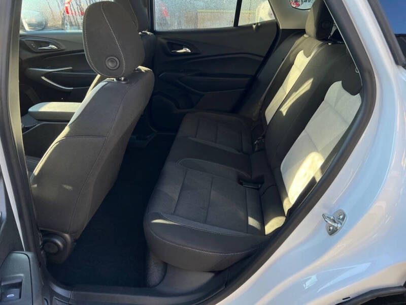 2025 Chevrolet Trax LS