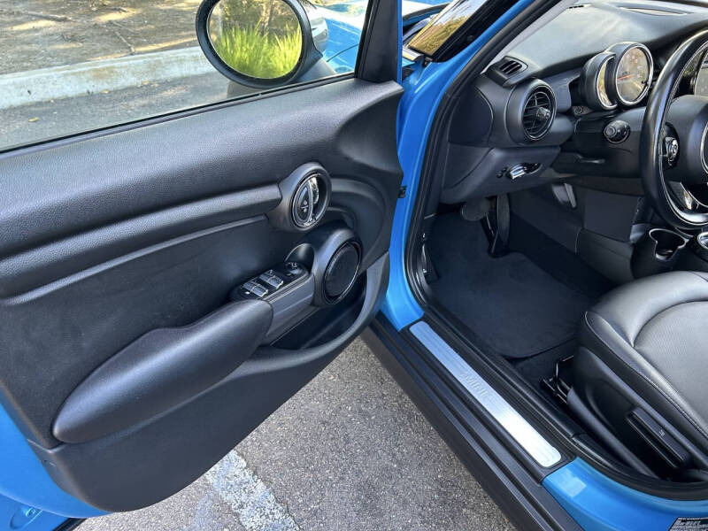 2015 MINI Hardtop 4 Door Cooper