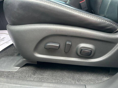 2018 Nissan Pathfinder SL