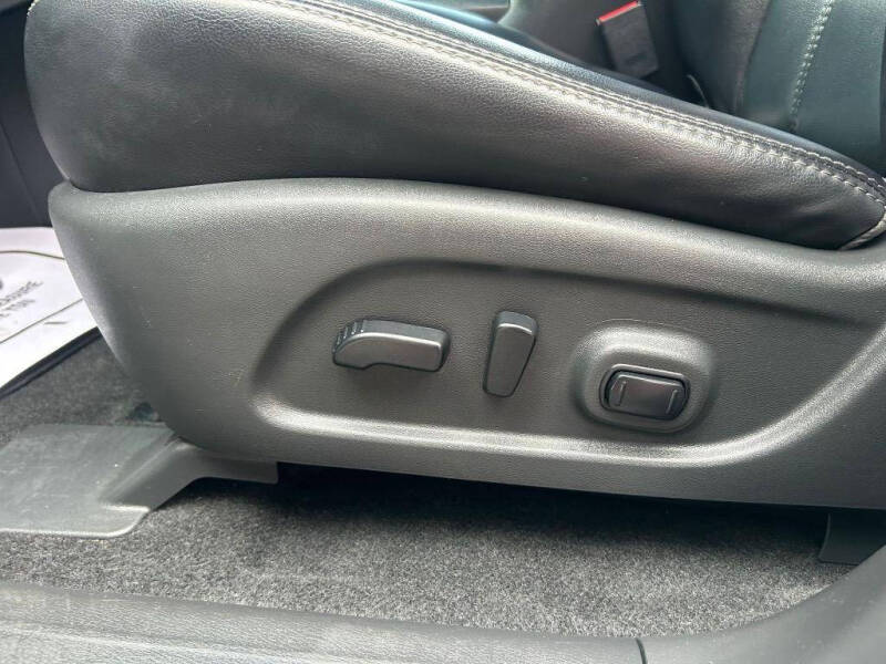 2018 Nissan Pathfinder SL