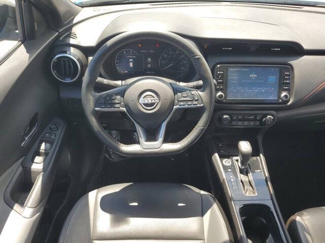 2022 Nissan Kicks SR