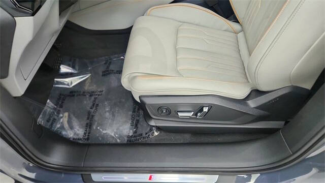 2024 Audi Q8 e-tron quattro Prestige