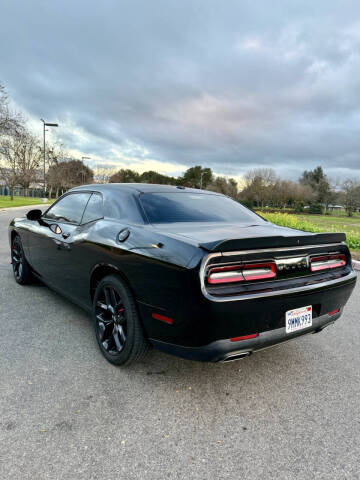 2021 Dodge Challenger SXT