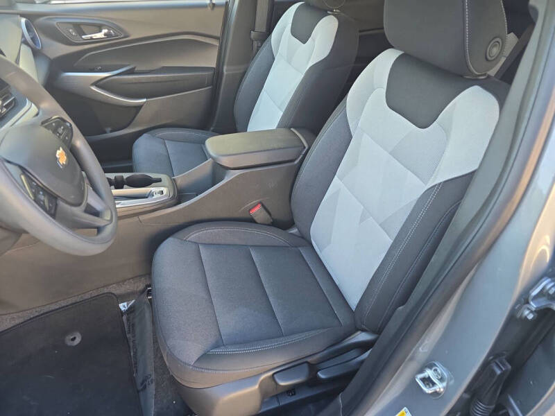 2025 Chevrolet Trax LS