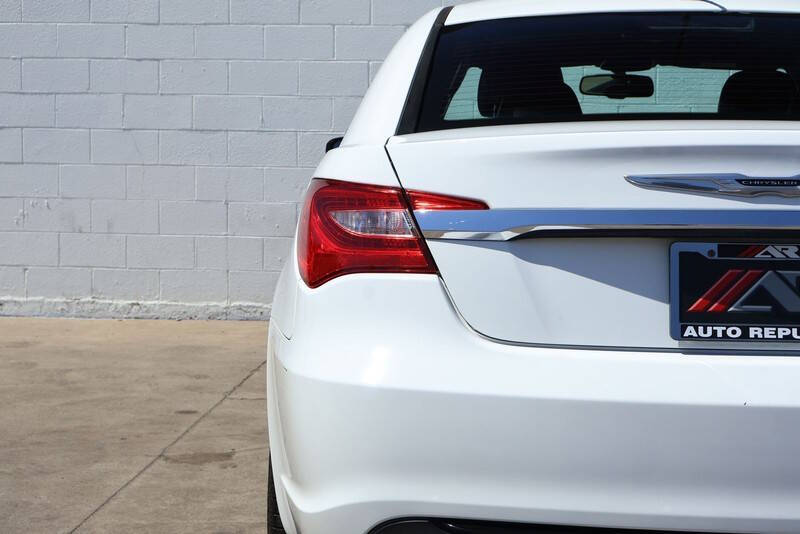 2013 Chrysler 200 Limited