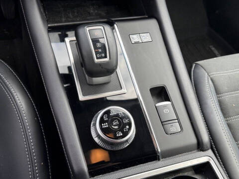 2024 Mitsubishi Outlander Plug-in Hybrid SE - Photo 20