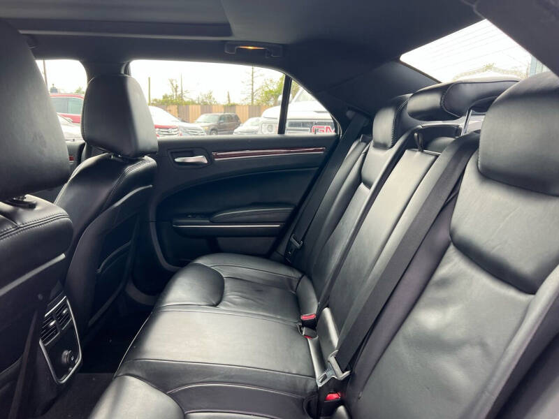 2013 Chrysler 300 Motown