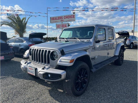 2021 Jeep Gladiator for sale at Dealers Choice Inc in Farmersville CA