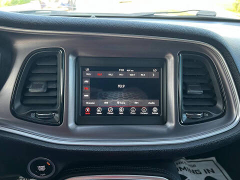 2019 Dodge Challenger SXT