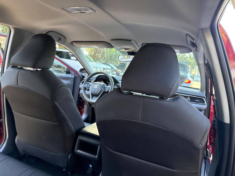 2020 Toyota Camry Hybrid LE