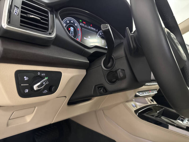 2022 Audi Q5 quattro Premium Plus 40 TFSI