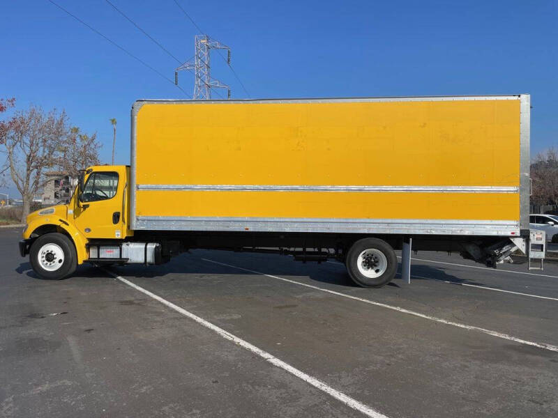 2019 Freightliner M2 106