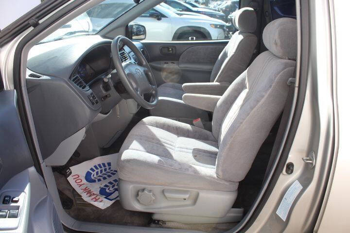 2002 Toyota Sienna LE