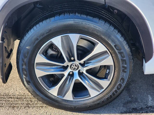 2022 Toyota Highlander Hybrid XLE