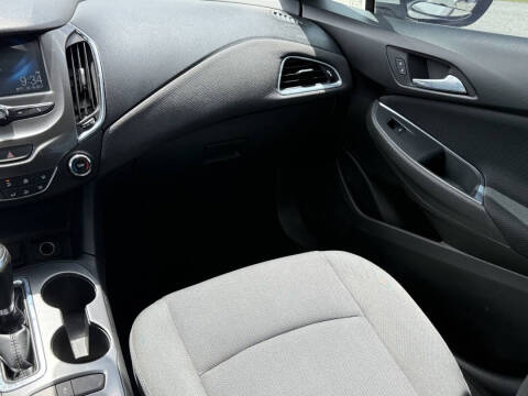 2017 Chevrolet Cruze LT Auto