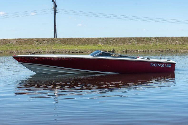 1994 Donzi Marine Classic 22