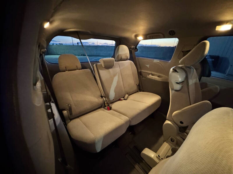 2012 Toyota Sienna Base 7-Passenger