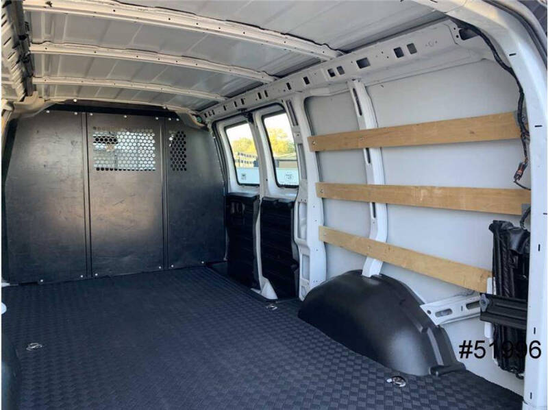 2023 GMC Savana 2500