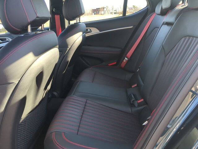 2023 Genesis G70