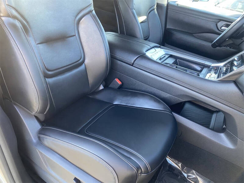 2026 Nissan Armada SV