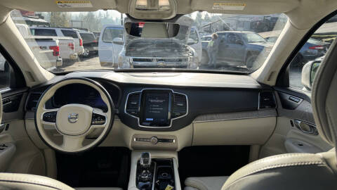 2023 Volvo XC90 Recharge T8 Ultimate Bright Theme 6P