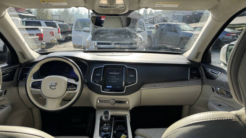 2023 Volvo XC90 Recharge T8 Ultimate Bright Theme 6P