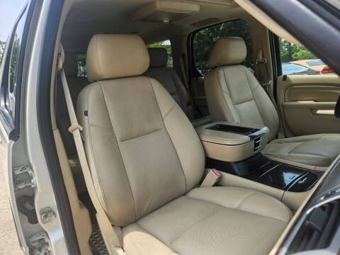 2012 Cadillac Escalade Luxury