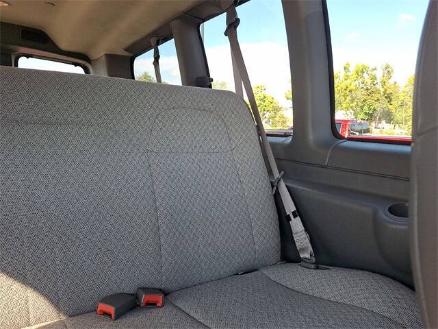 2025 GMC Savana LT 2500