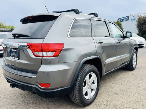 2011 Jeep Grand Cherokee Laredo