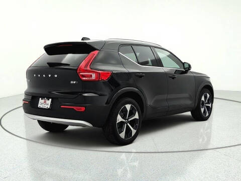 2024 Volvo XC40 B5 Plus Bright Theme