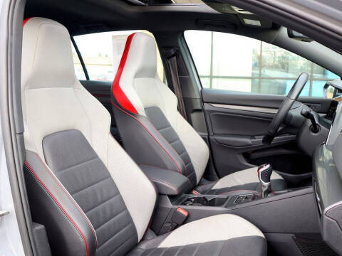 2022 Volkswagen Golf GTI SE