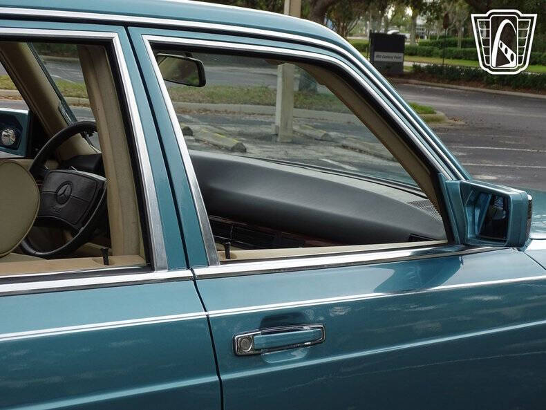 1991 Mercedes-Benz 300-Class 300 SE