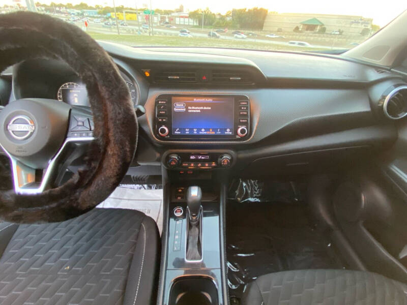 2022 Nissan Kicks SV