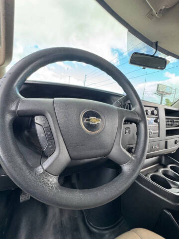 2017 Chevrolet Express 2500