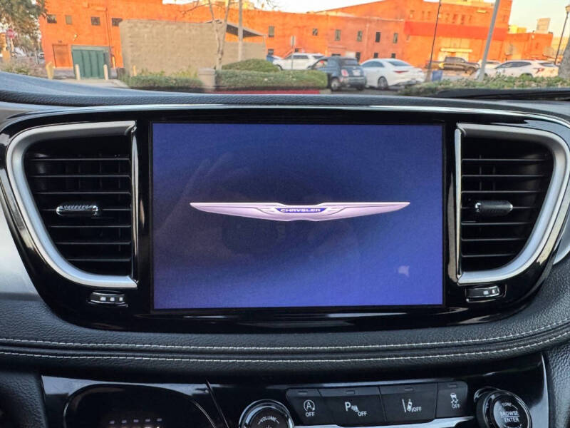 2022 Chrysler Pacifica Touring