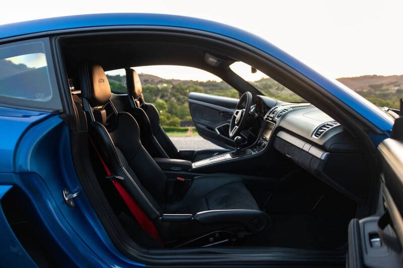 2016 Porsche Cayman GT4