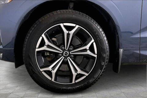 2022 Volvo XC60 B5 Momentum