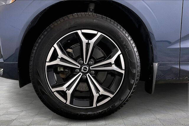 2022 Volvo XC60 B5 Momentum