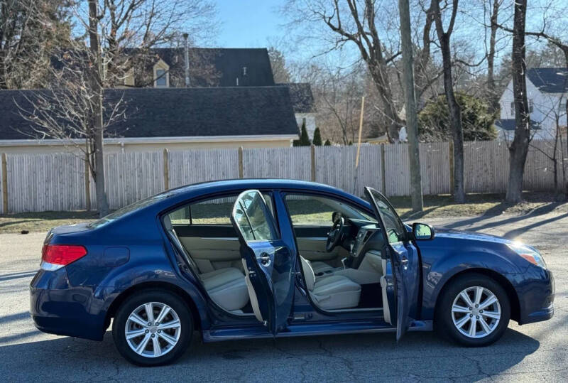 2010 Subaru Legacy 2.5i Premium