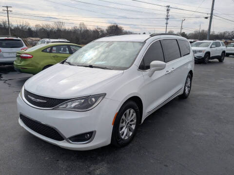 2017 Chrysler Pacifica Touring-L