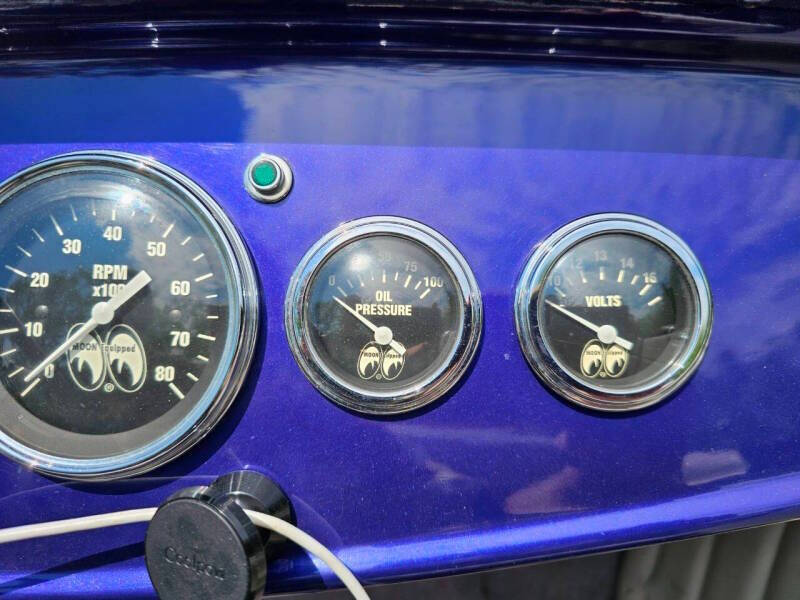 1932 Ford Highboy 35