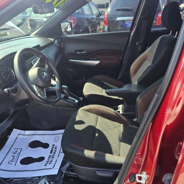 2020 Nissan Kicks SR